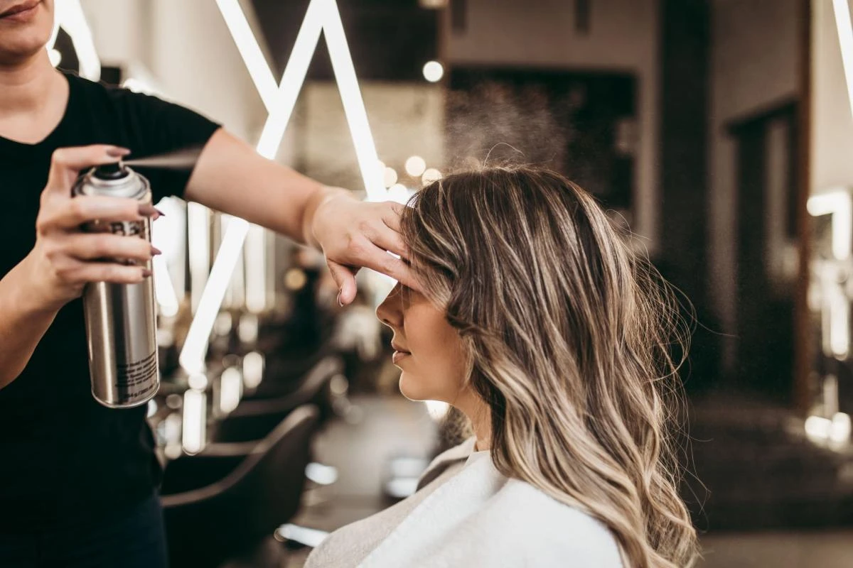 Coiffure et entretien des cheveux naturels
